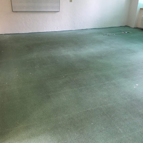 ZŠ Jihlava - čištění a voskování podlah