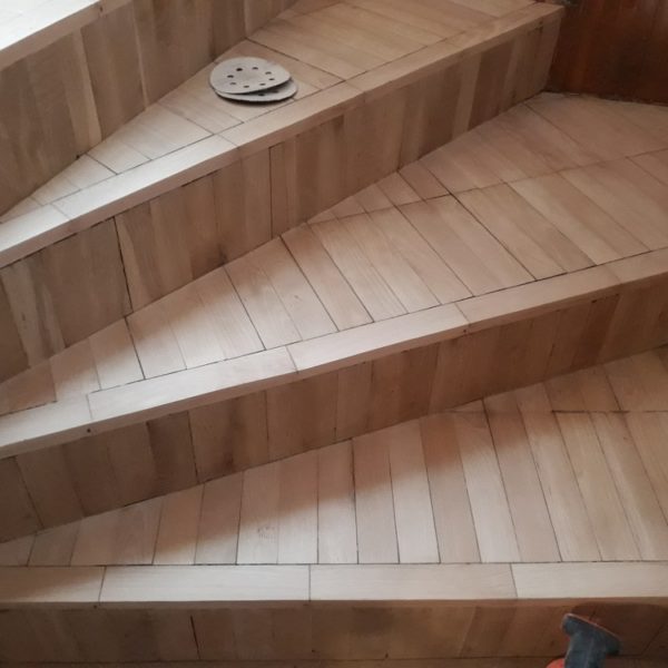 Renovace dřevěného schodiště Praha